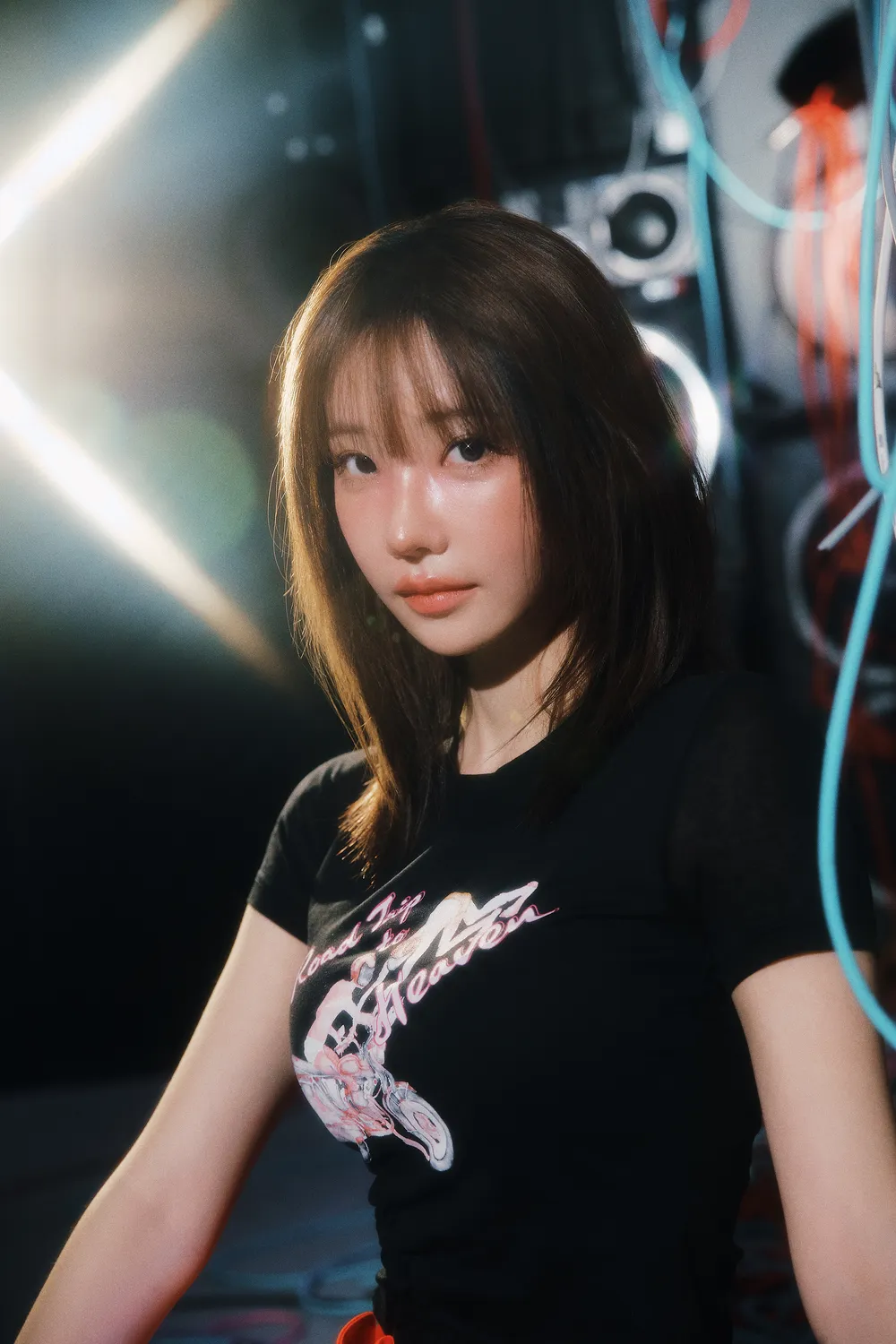 파일:난 네 편이야, 온 세상이 불협일지라도 CONCEPT PHOTO W 3.webp