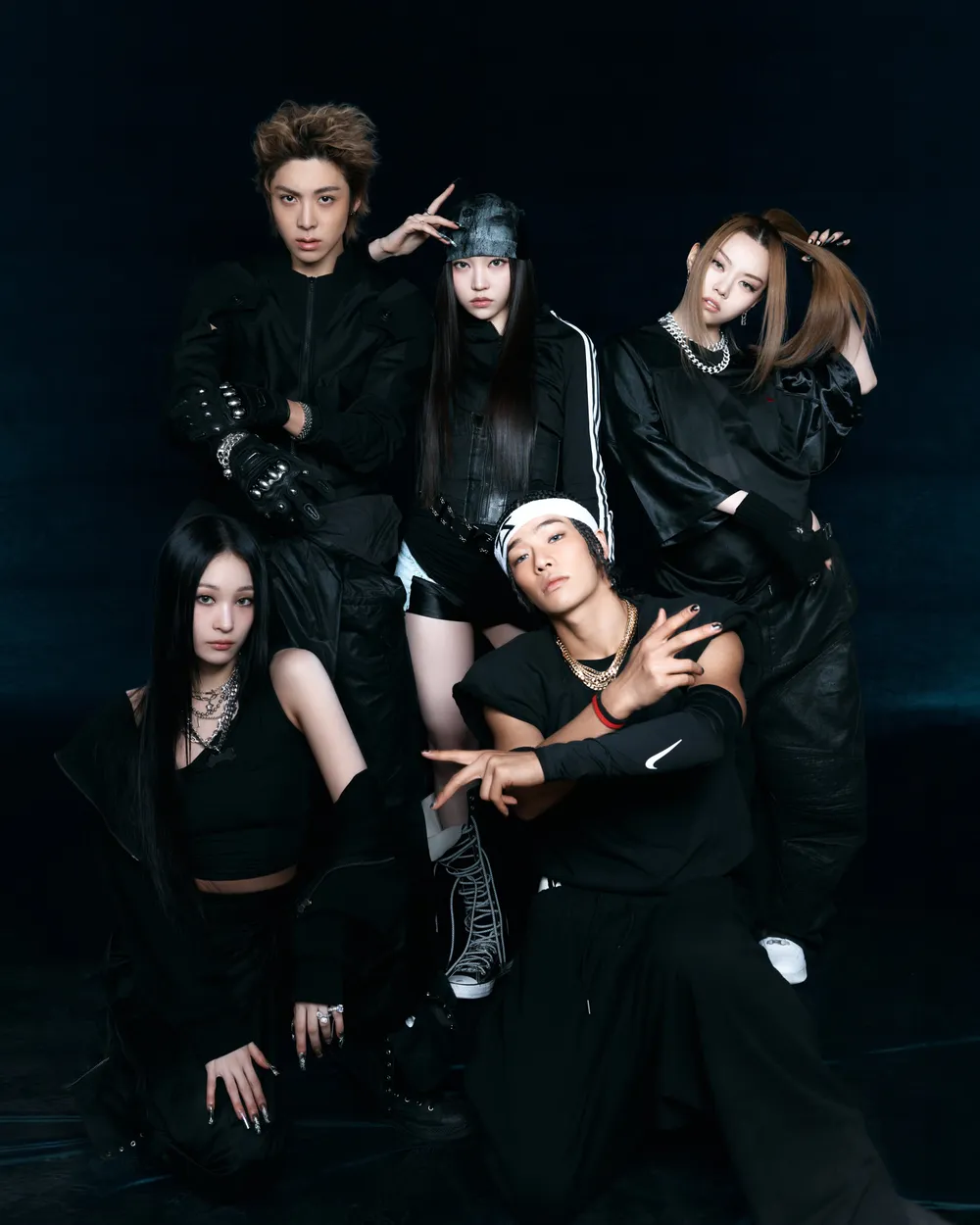 파일:FAMOUS ALLDAY PROJECT 1.webp
